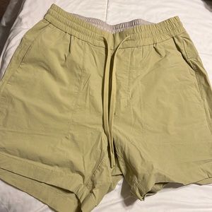 men’s bowline shorts size small